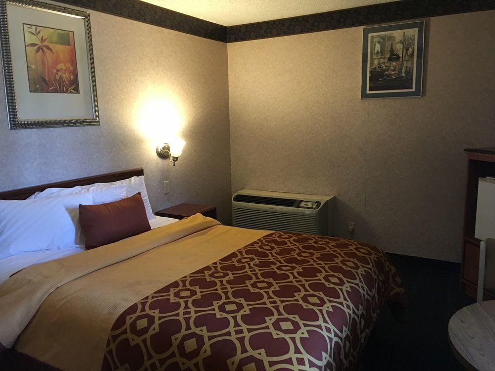Executive Suites Inn Уестминстър Екстериор снимка